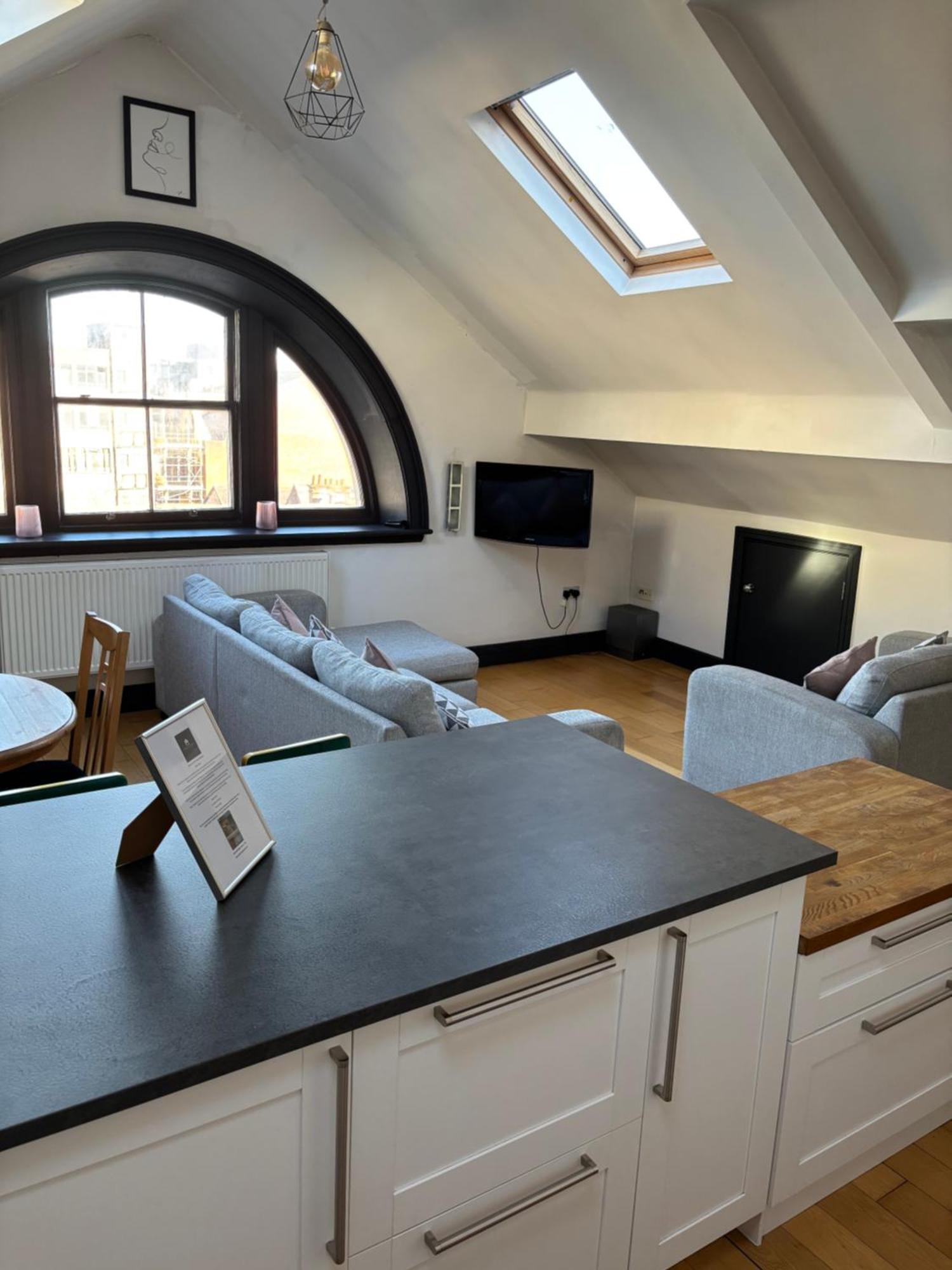 2 Bedroom City Centre Penthouse Loft Apartment Liverpool Bagian luar foto