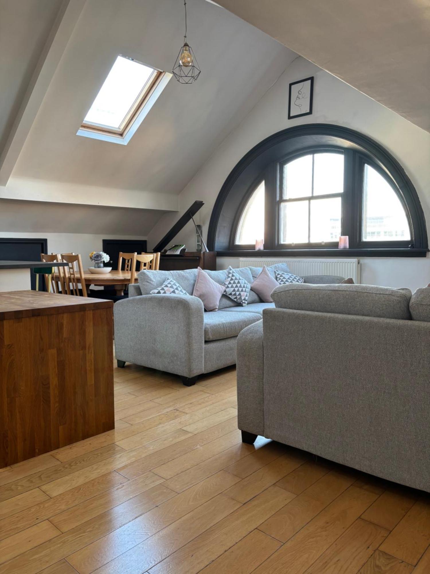 2 Bedroom City Centre Penthouse Loft Apartment Liverpool Bagian luar foto